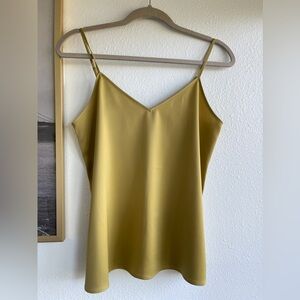 ✅SOLD✅ NWT UNIQLO SATIN TOP